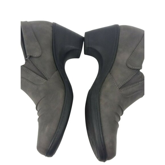 Fallcore Gray Faux Suede Ankle Booties Clog Shoe Size 6.5 Comfort Wave Sleek Mod - Picture 3 of 11